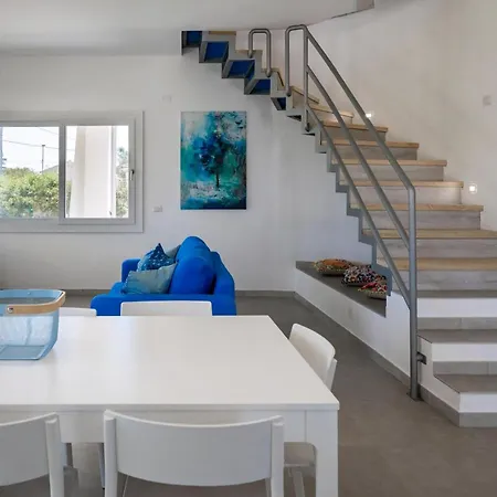 Holiday home Fuer 10 Personen An Der Kueste Siziliens