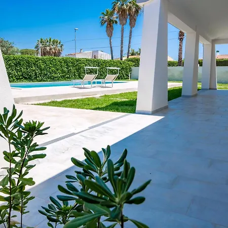 Fuer 10 Personen An Der Kueste Siziliens Holiday home
