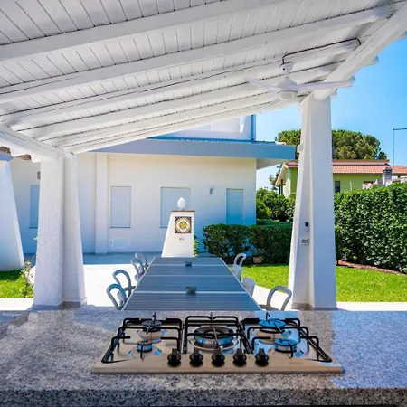 Holiday home Fuer 10 Personen An Der Kueste Siziliens *