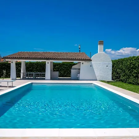 Holiday home Fuer 10 Personen An Der Kueste Siziliens Fontane Bianche