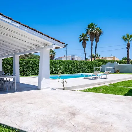 Holiday home Fuer 10 Personen An Der Kueste Siziliens *
